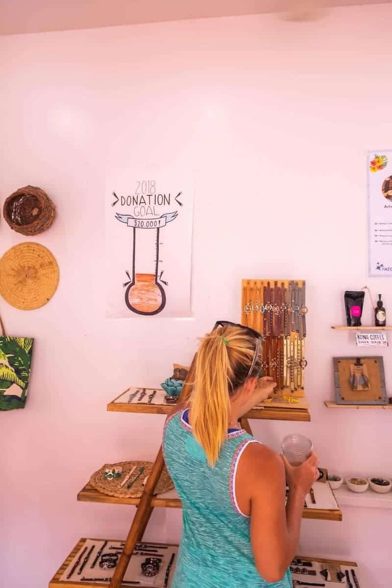 Ali’i Drive shopping in Kona