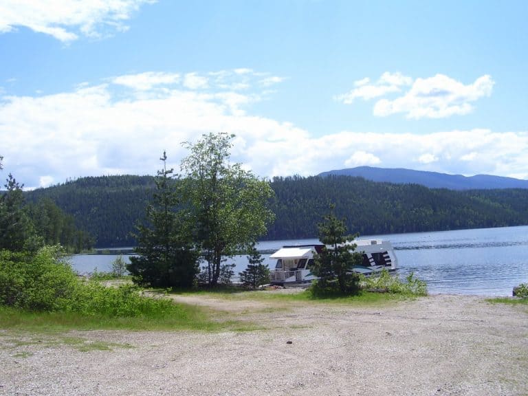 House Boating on Lake Shuswap
