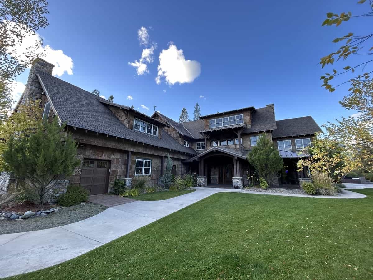 Stay at a ranch in Western Montana like Alpine Falls Ranch