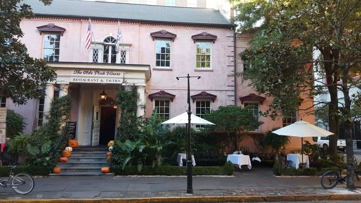 Visit Savannah with friends